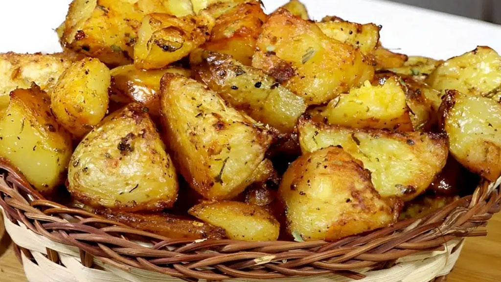 Batatas Assadas com Alho e Parmesão